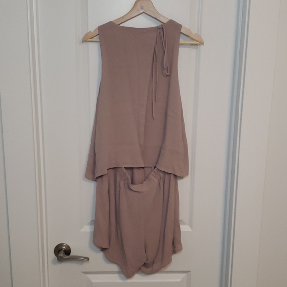 Babaton Romper - Picture 2 of 4